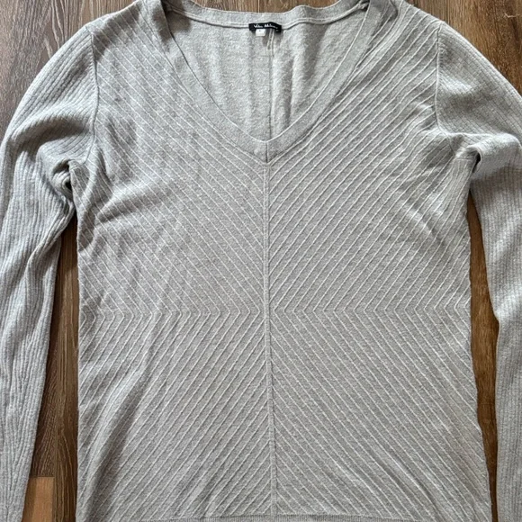 Gray V-Neck Women's Lightweight Sweater Top - Picture 3 of 4